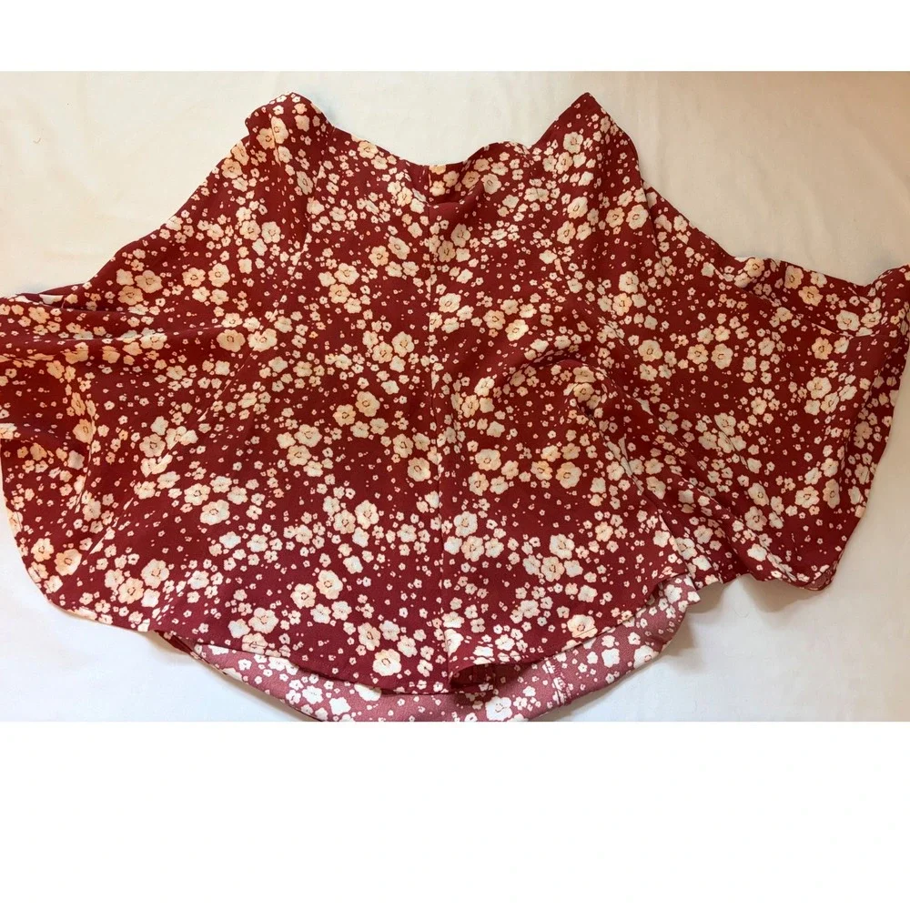 LC Lauren Conrad Floral 2 Piece Set Burgundy‎ Red Top and Skirt Med Large Ditsy